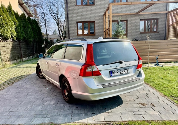 Volvo V70 cena 19000 przebieg: 466000, rok produkcji 2011 z Piastów małe 67